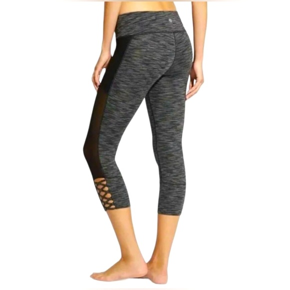 Athleta Mesh Mind Over Mat Capri
Leggings Women’s Size Small - Picture 1 of 8